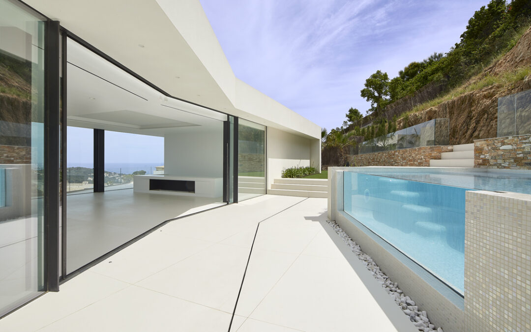 COVERINGRESIDENTIAL BUILDINGSINDOOR-OUTDOOR