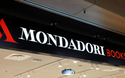 Mondadori Bookstore  Aperture retail
